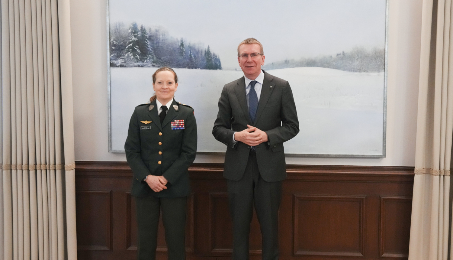 Valsts prezidenta Edgara Rinkēviča tikšanās ar NATO daudznacionālās divīzijas "Ziemeļi” (MND-N) komandieri ģenerālmajori Jeti Albinusu (Jette Albinus)