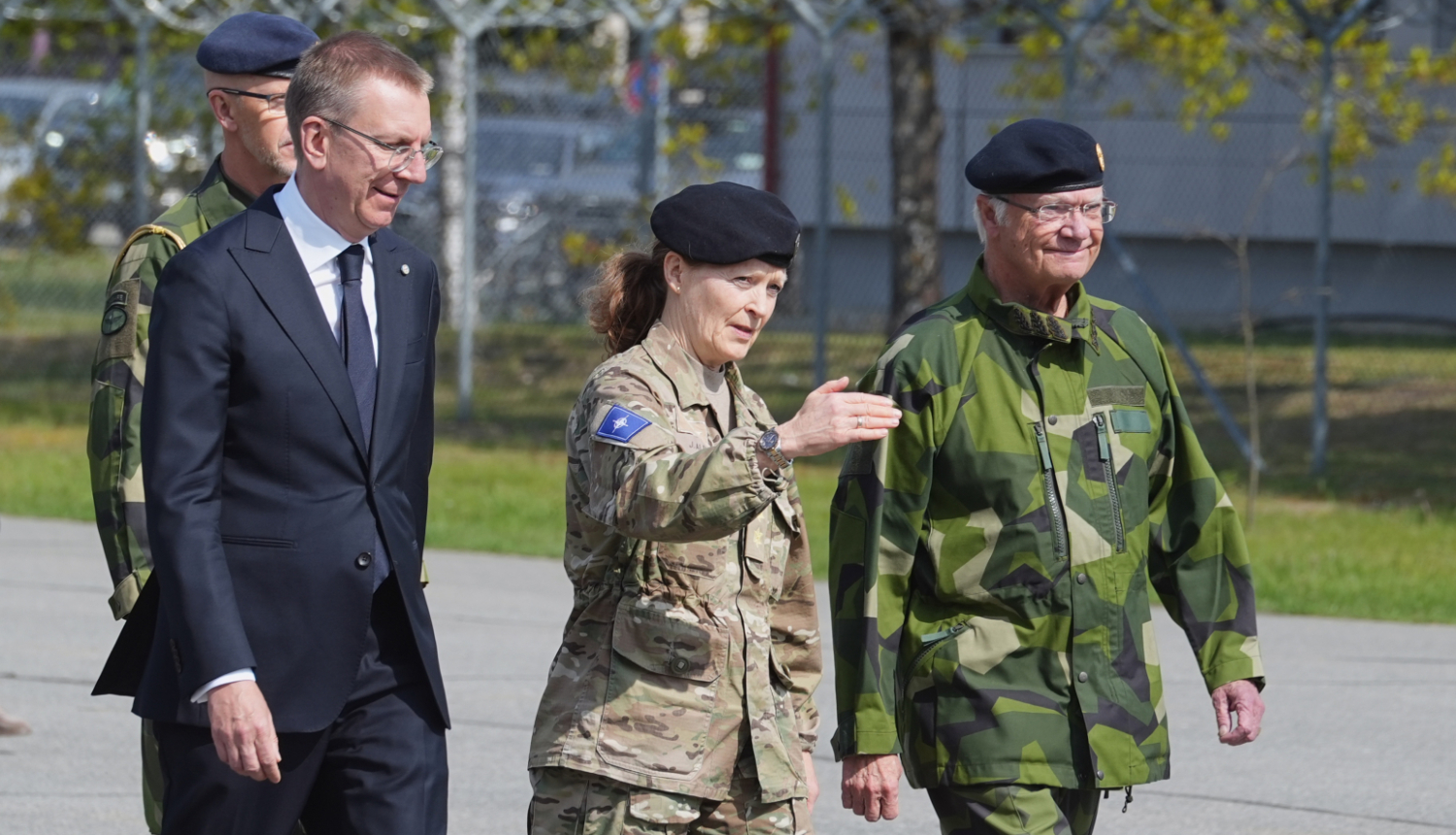 22.05.2025. Valsts prezidenta Edgara Rinkēviča dalība Viņa Majestātes Zviedrijas karaļa Kārļa XVI Gustava sagaidīšanas ceremonijā Ādažu militārajā bāzē