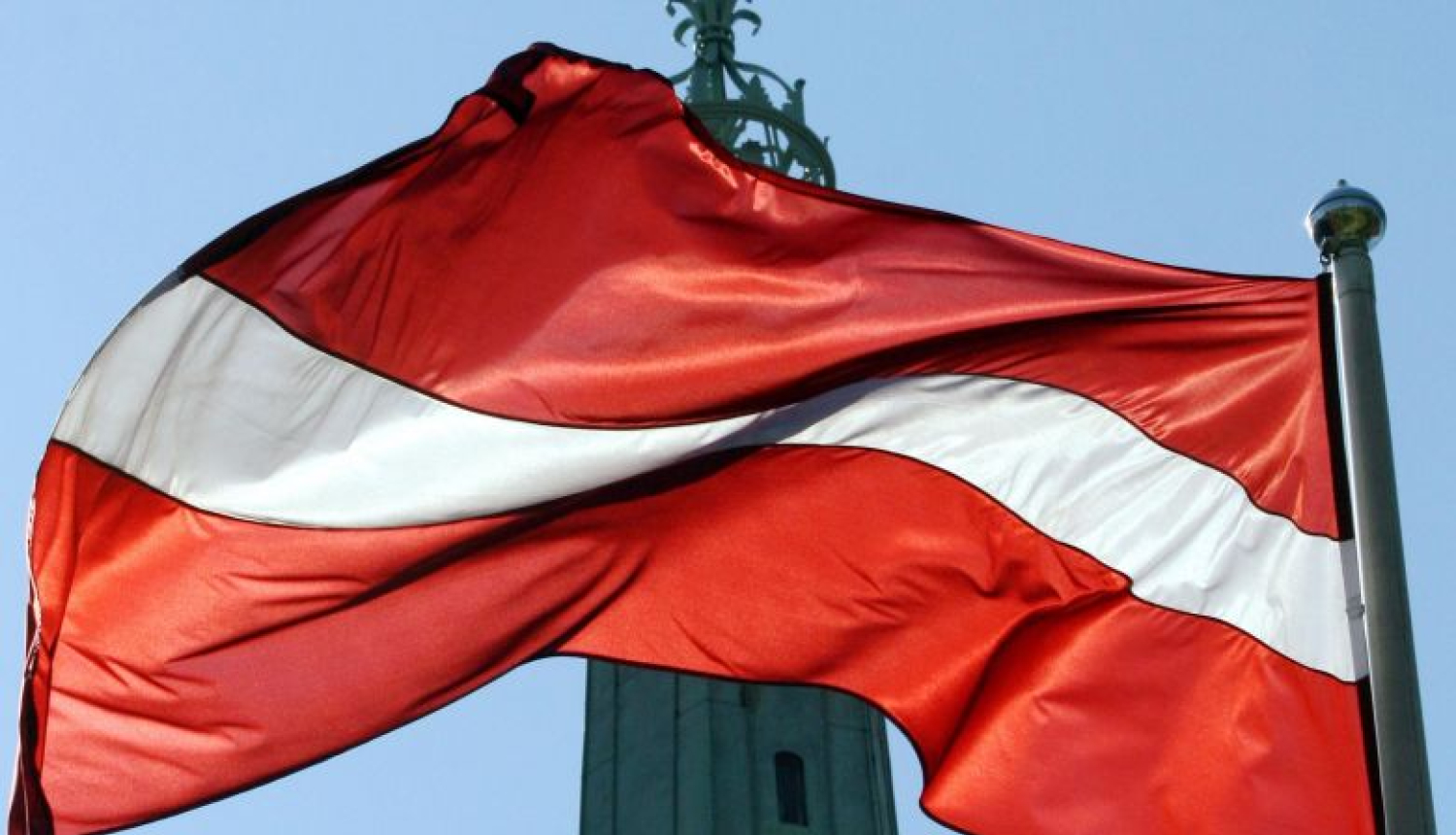 Valsts prezidenta Raimonda Vējoņa apsveikums konstitucionālā likuma “Par Latvijas Republikas valstisko statusu” pieņemšanas 27. gadadienā