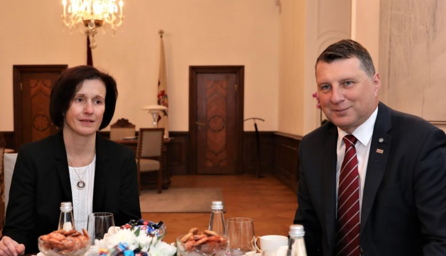 Valsts prezidents: efektīvai ēnu ekonomikas apkarošanai izšķiroša kontrolējošo iestāžu un nozaru sadarbība