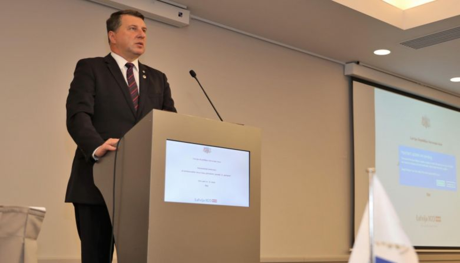 Valsts prezidents: Iedzīvotāju uzticēšanās tiesiskumam sākas mazās lietās – pirmo reizi saskaroties ar valsts pārvaldi, pašvaldībām un tiesu