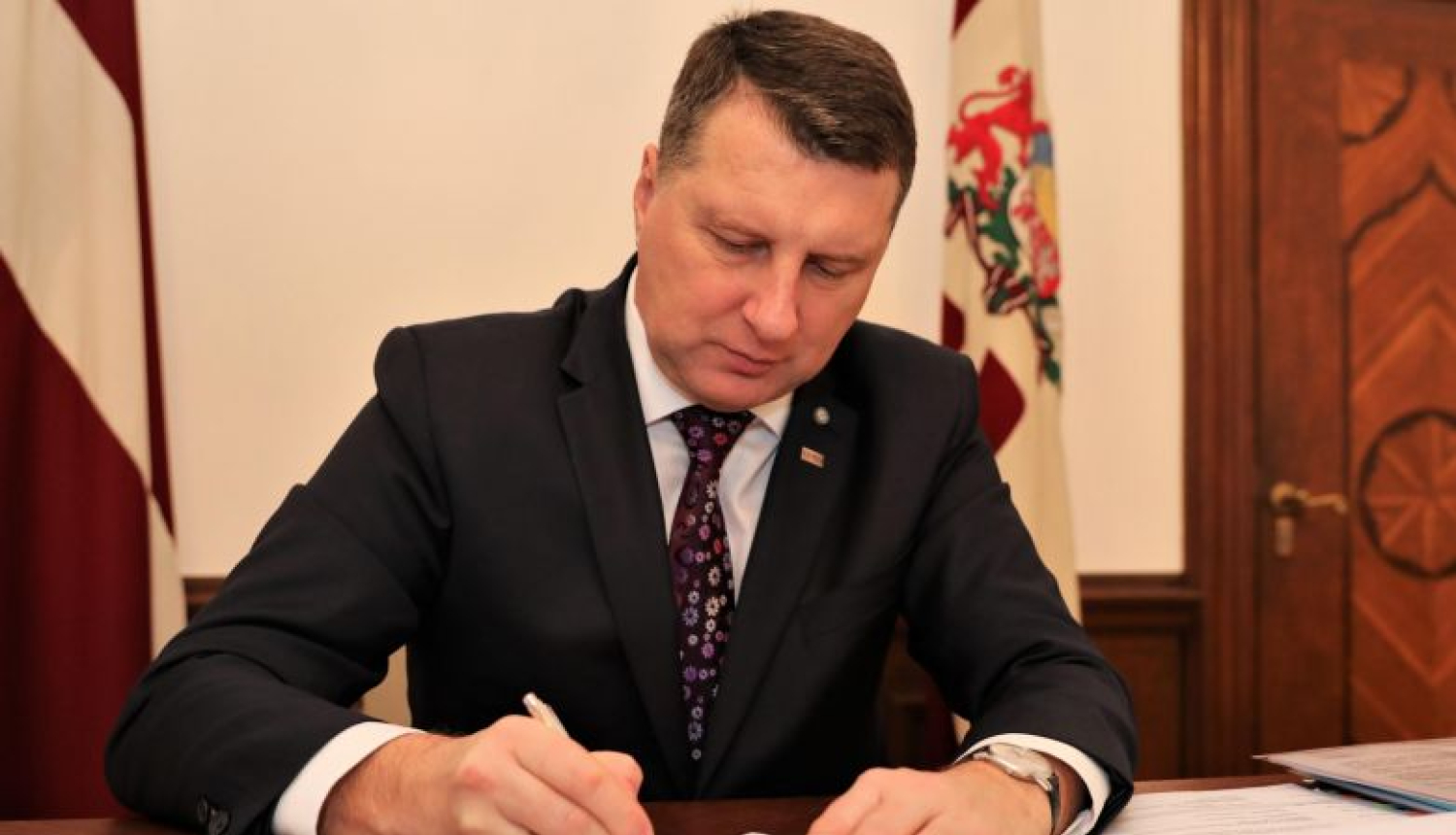 Valsts prezidents apžēlo Ilmāru Poikānu