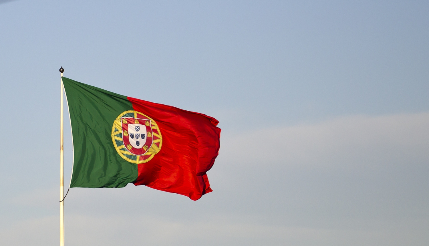 Plīvojošs Portugāles karogs