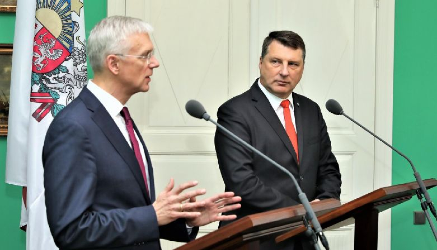 Valsts prezidents Raimonds Vējonis ar Ministru prezidentu Krišjāni Kariņu pārrunā valdības darba aktualitātes