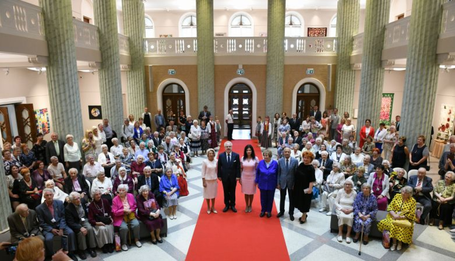 Valsts prezidenta runa Latvijas vienaudžu salidojumā VEF kultūras pilī