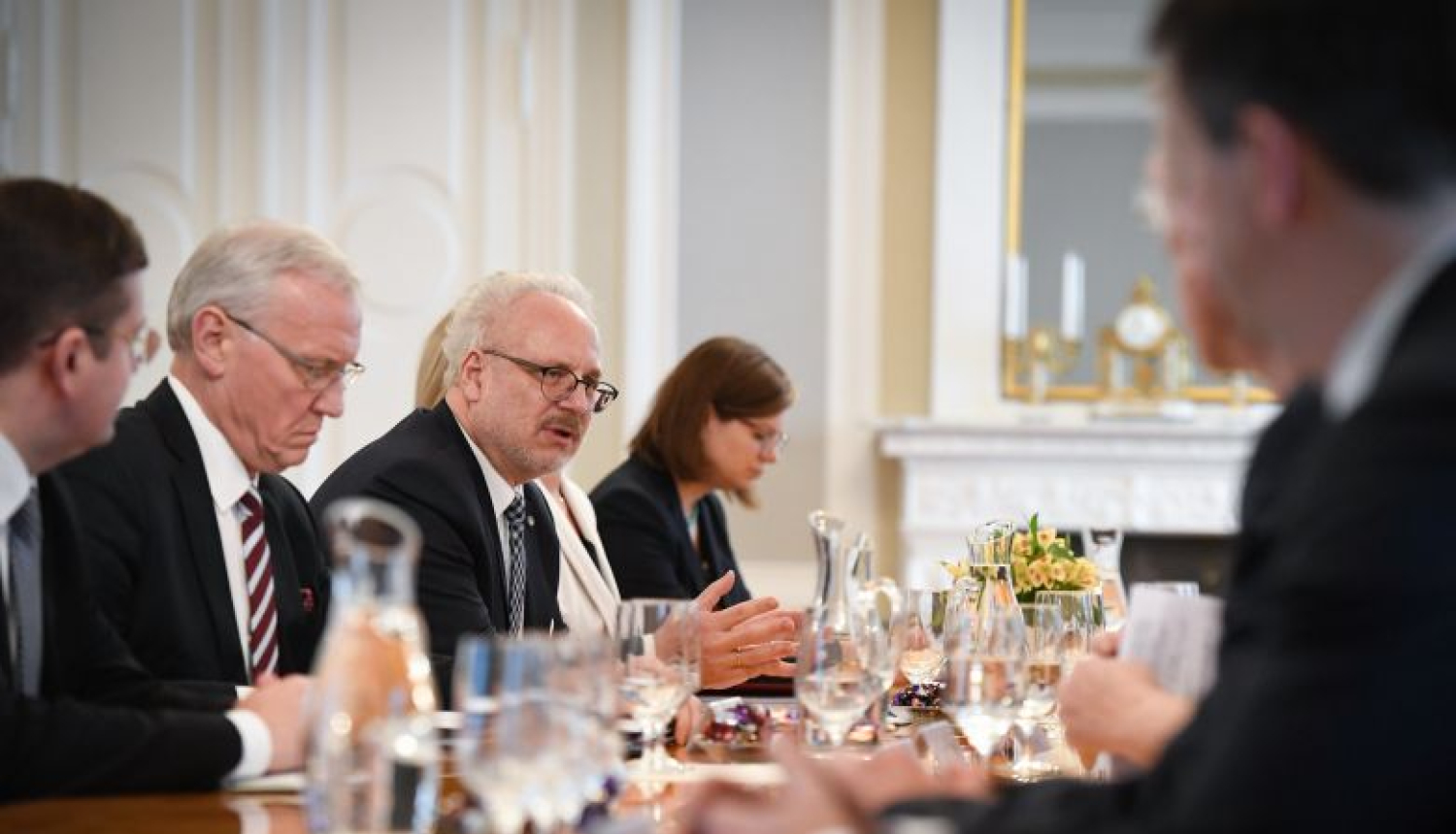 Valsts prezidents ar Saeimas komisiju vadītājiem runā par likumdošanas procesa un likumu uzlabošanu