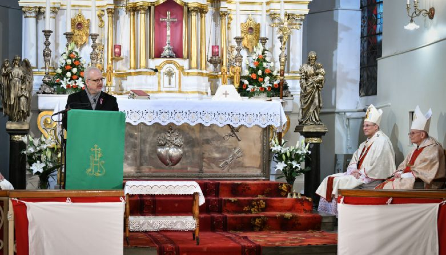 Valsts prezidents pasniedz Cildinājuma rakstu un medaļu Romas katoļu baznīcas kardinālam Jānim Pujatam 90 gadu jubilejā