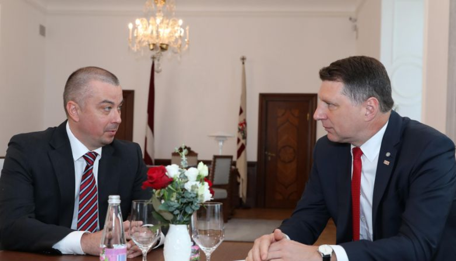 Valsts prezidents ar KNAB priekšnieku pārrunā priekšvēlēšanu aģitācijas finansēšanas uzraudzību