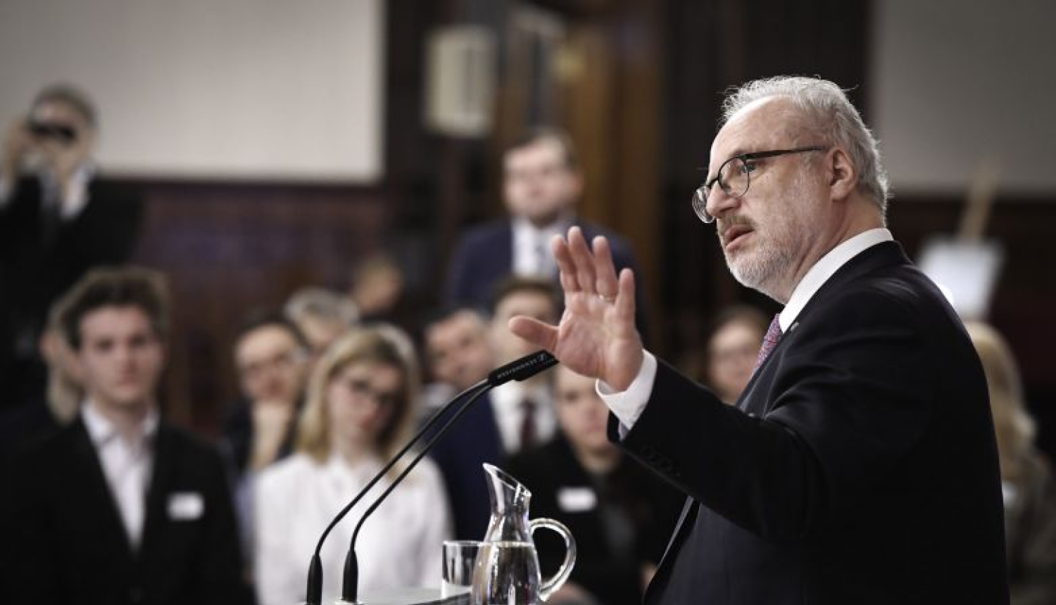 Rīgas pilī 60 dažādu paaudžu sabiedrības pārstāvju aizsāk solidaritātes sarunu ciklu