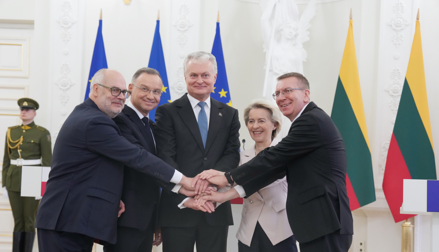 Valsts prezidents: Baltijas valstu sinhronizācija ar Eiropas energosistēmu ir vēsturisks solis mūsu enerģētiskās neatkarības stiprināšanā