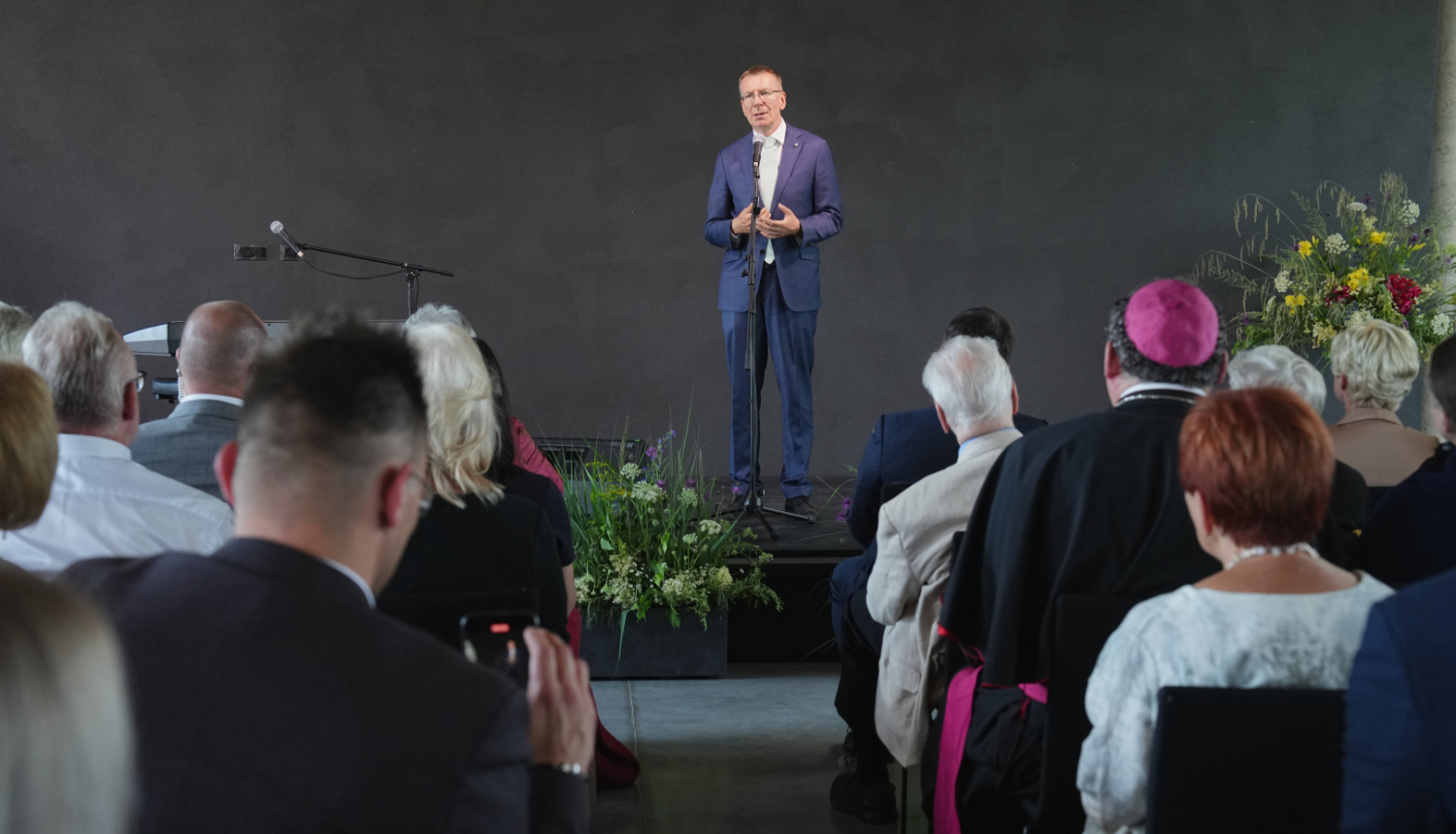 Valsts prezidents uzrunā auditoriuju