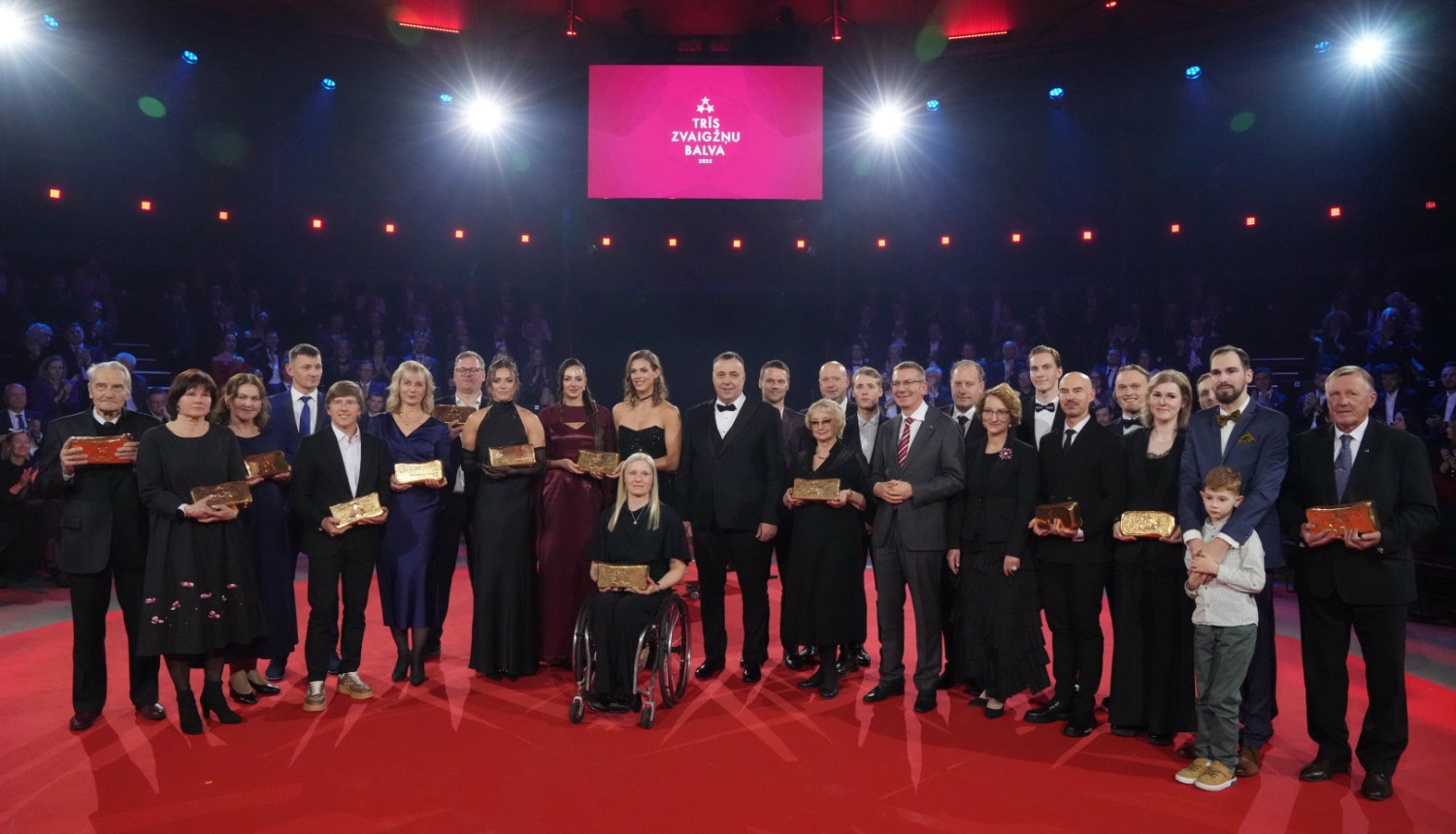 Valsts prezidents piedalās sportistu godināšanas ceremonijā “Trīs zvaigžņu balva 2025”