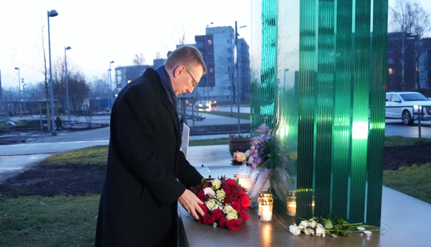 Valsts prezidents Edgars Rinkēvičs apmeklēja Zolitūdes traģēdijas vietu