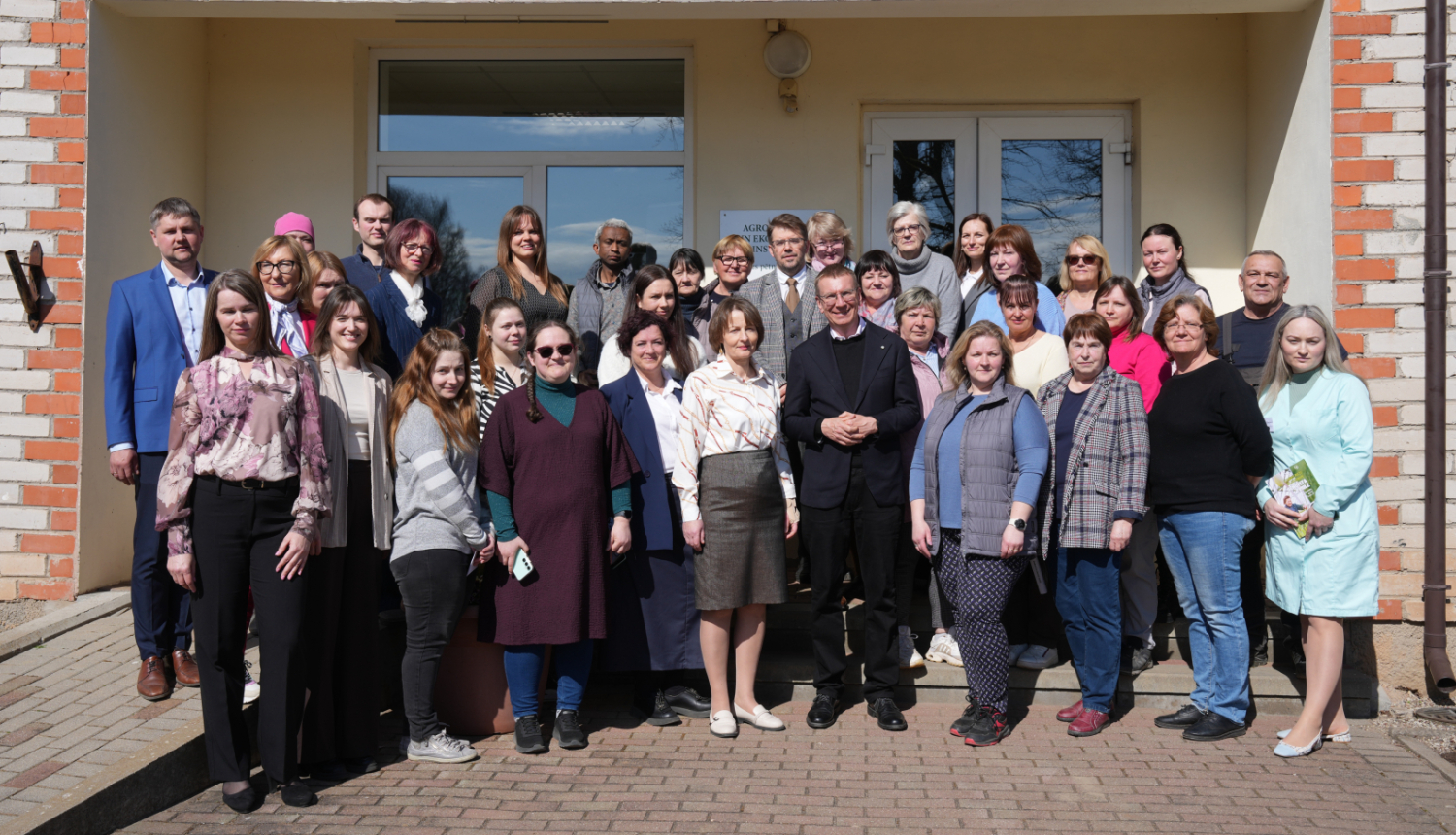 Valsts prezidents apmeklē Agroresursu un ekonomikas institūta Stendes pētniecības centru “Dižzemes”
