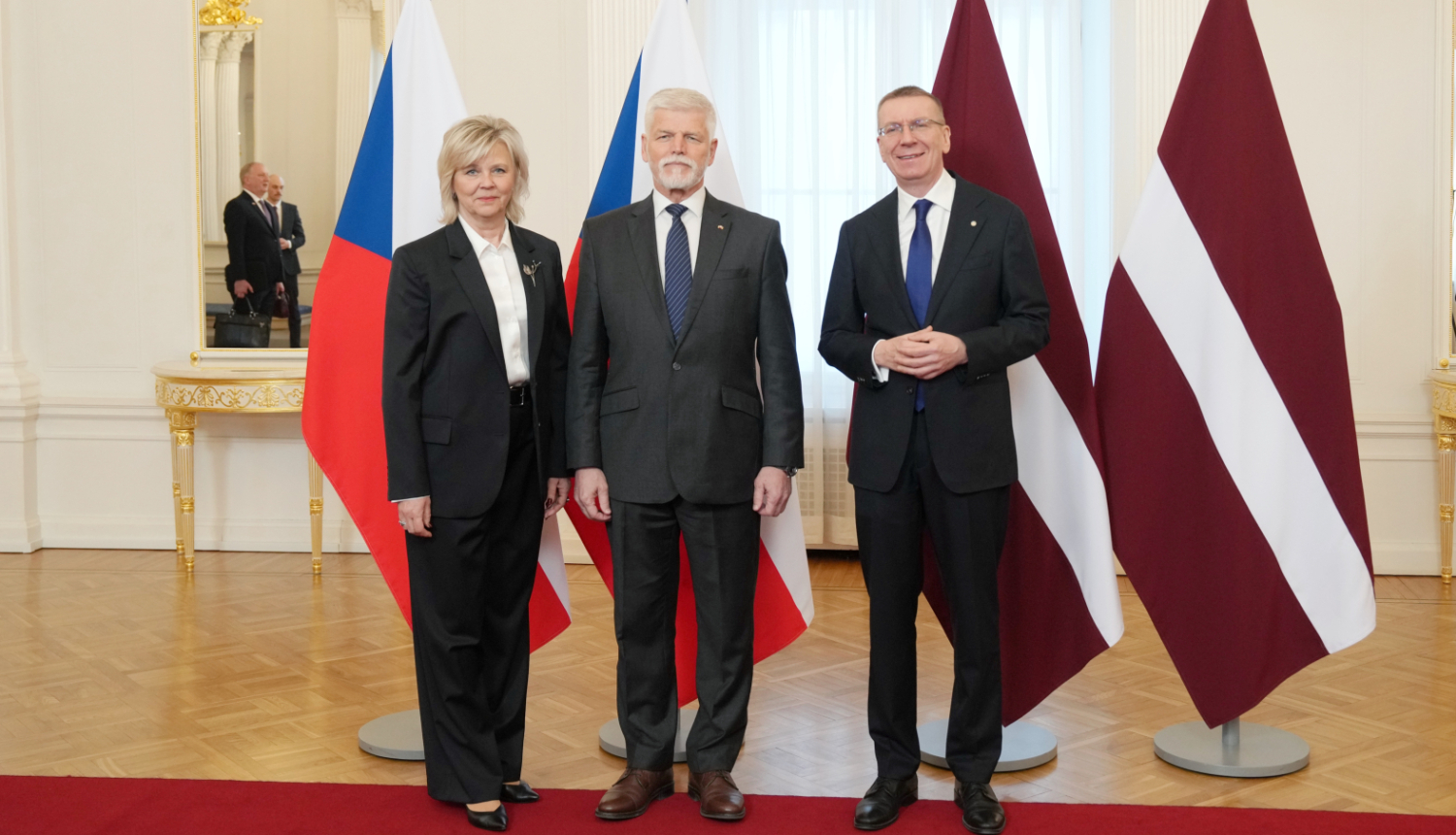 Valsts prezidents Edgars Rinkēvičs valsts vizītē Latvijas Republikā uzņem Čehijas Republikas prezidentu Petru Pavelu (Petr Pavel) un dzīvesbiedri Evu Pavlovu (Eva Pavlová).