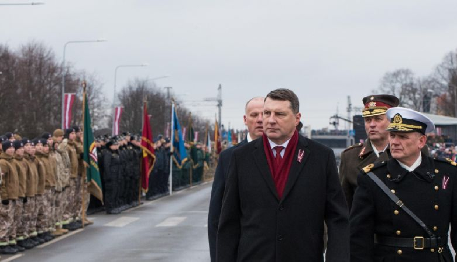 Valsts prezidenta uzruna Nacionālo bruņoto spēku militāro vienību parādē Latvijas Republikas proklamēšanas 99. gadadienā