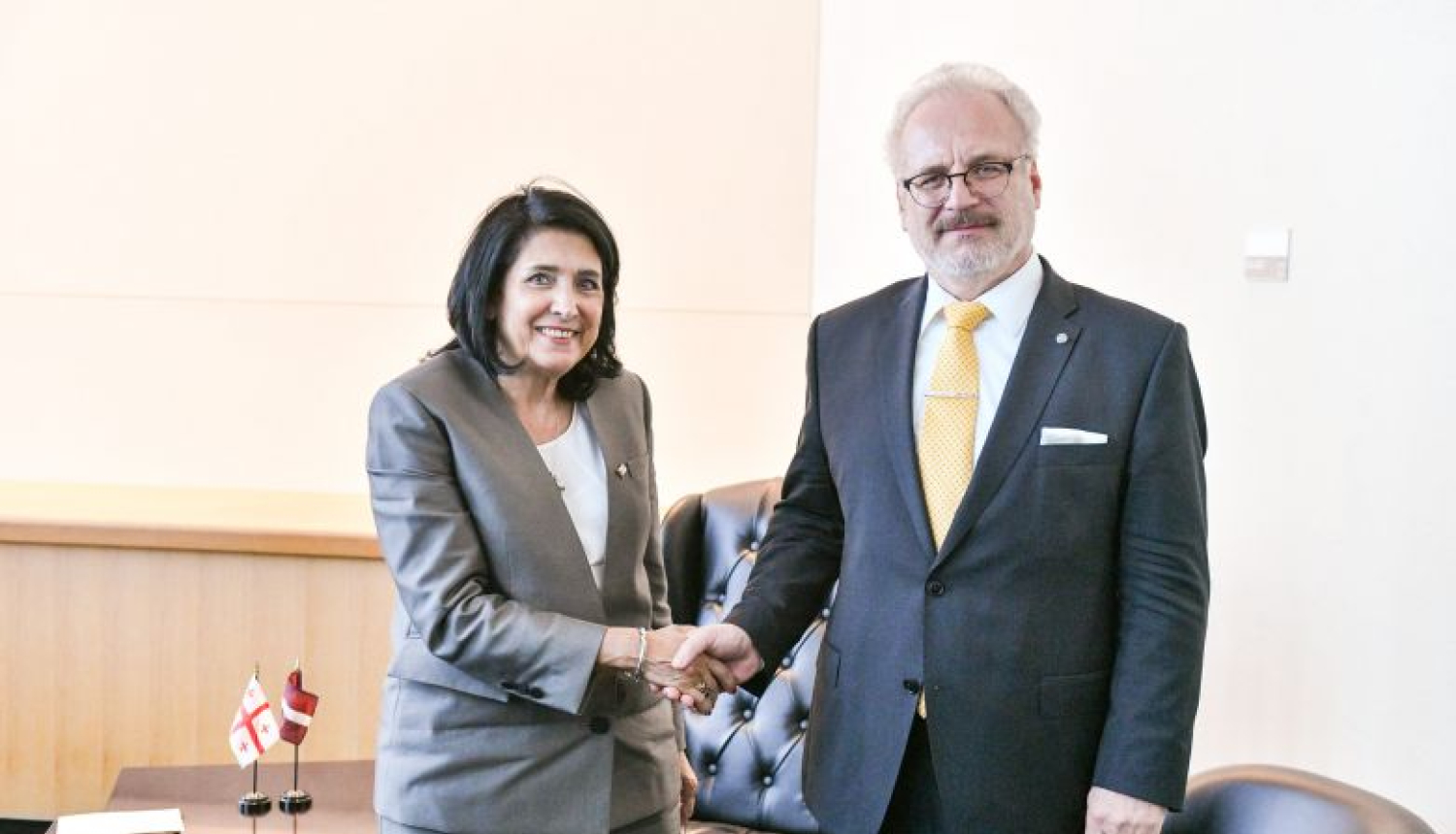 Valsts prezidents tiekas ar Gruzijas prezidenti Salomi Zurabišvili