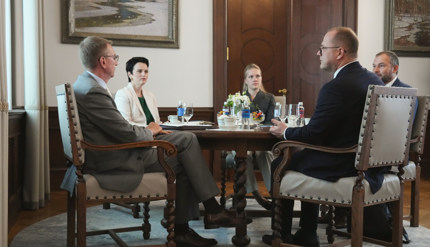 Valsts prezidents Edgars Rinkēvičs tiekas ar viedās administrācijas un reģionālās attīstības ministru Raimondu Čudaru