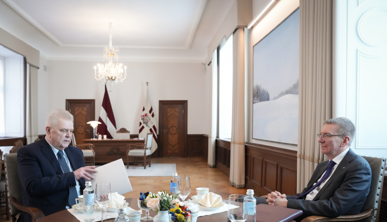 Valsts prezidents tiekas ar Saeimas Sociālo lietu komisijas priekšsēdētāju Andri Bērziņu