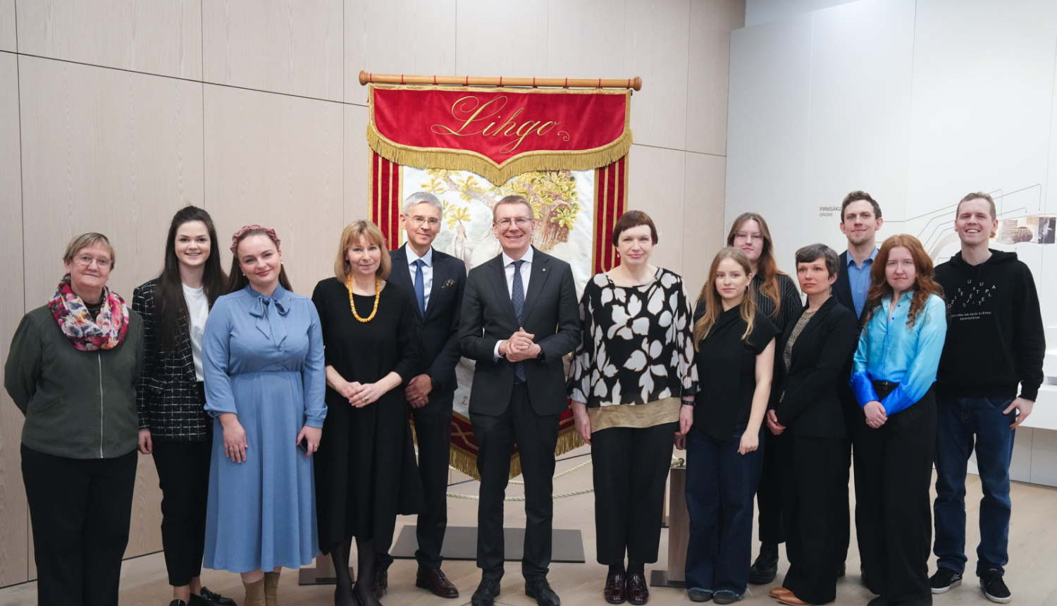 Valsts prezidenta Edgara Rinkēviča Latvijas Nacionālā rakstniecības un mūzikas muzeja ekspozīcijas "Dziesmusvētku telpa" apmeklējums