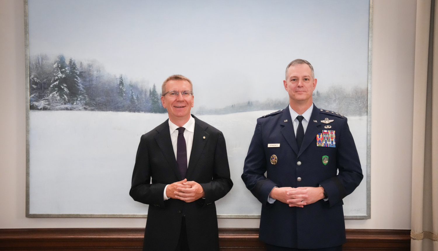 12.09.2025. Valsts prezidents Edgars Rinkēvičs tiekas ar NATO spēku Eiropā virspavēlnieku ģenerāli Aleksusu Gregoriju Grinkeviču