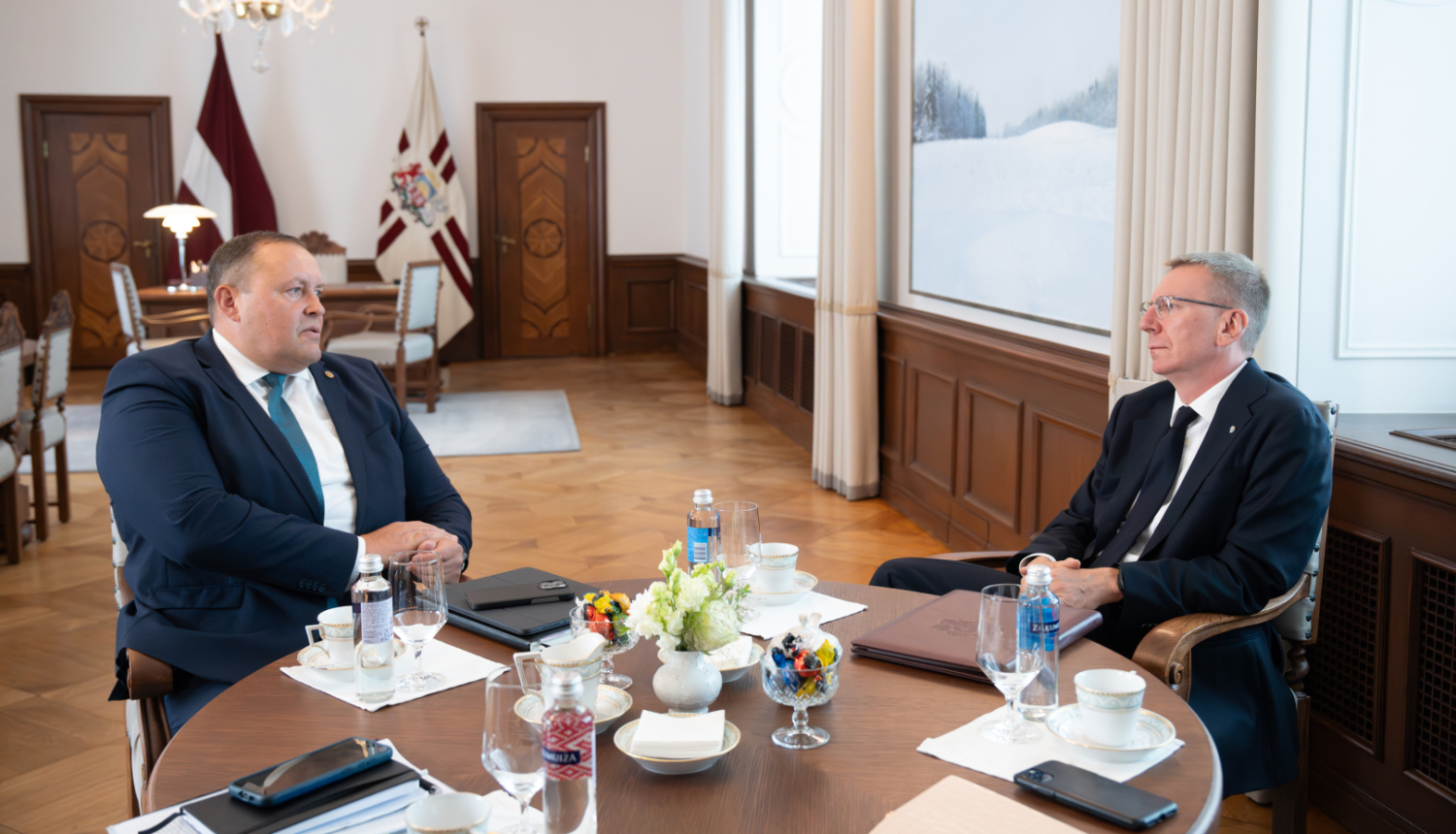 Valsts prezidents Edgars Rinkēvičs Rīgas pilī tiekas ar iekšlietu ministru Rihardu Kozlovski