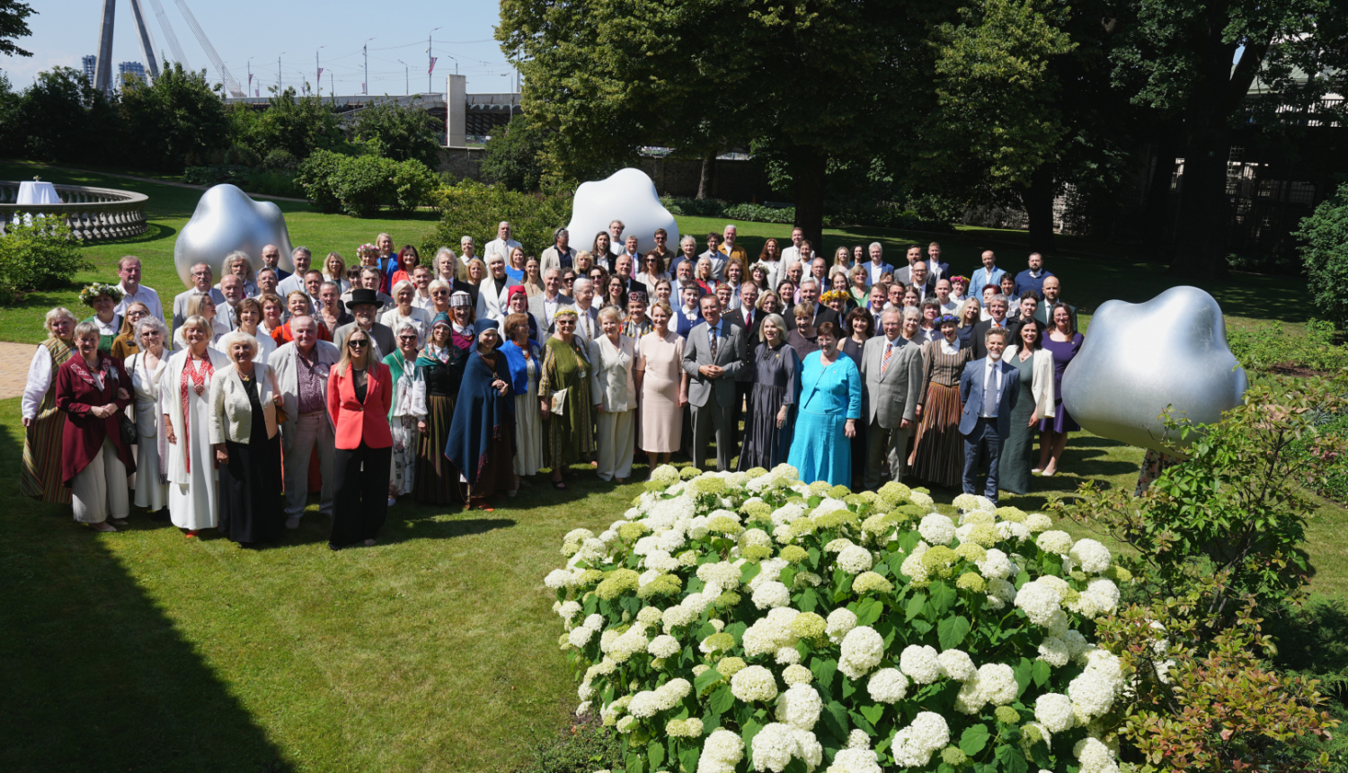 Valsts prezidents Edgars Rinkēvičs sveic XIII Latvijas Skolu jaunatnes dziesmu un deju svētku rīkotājus