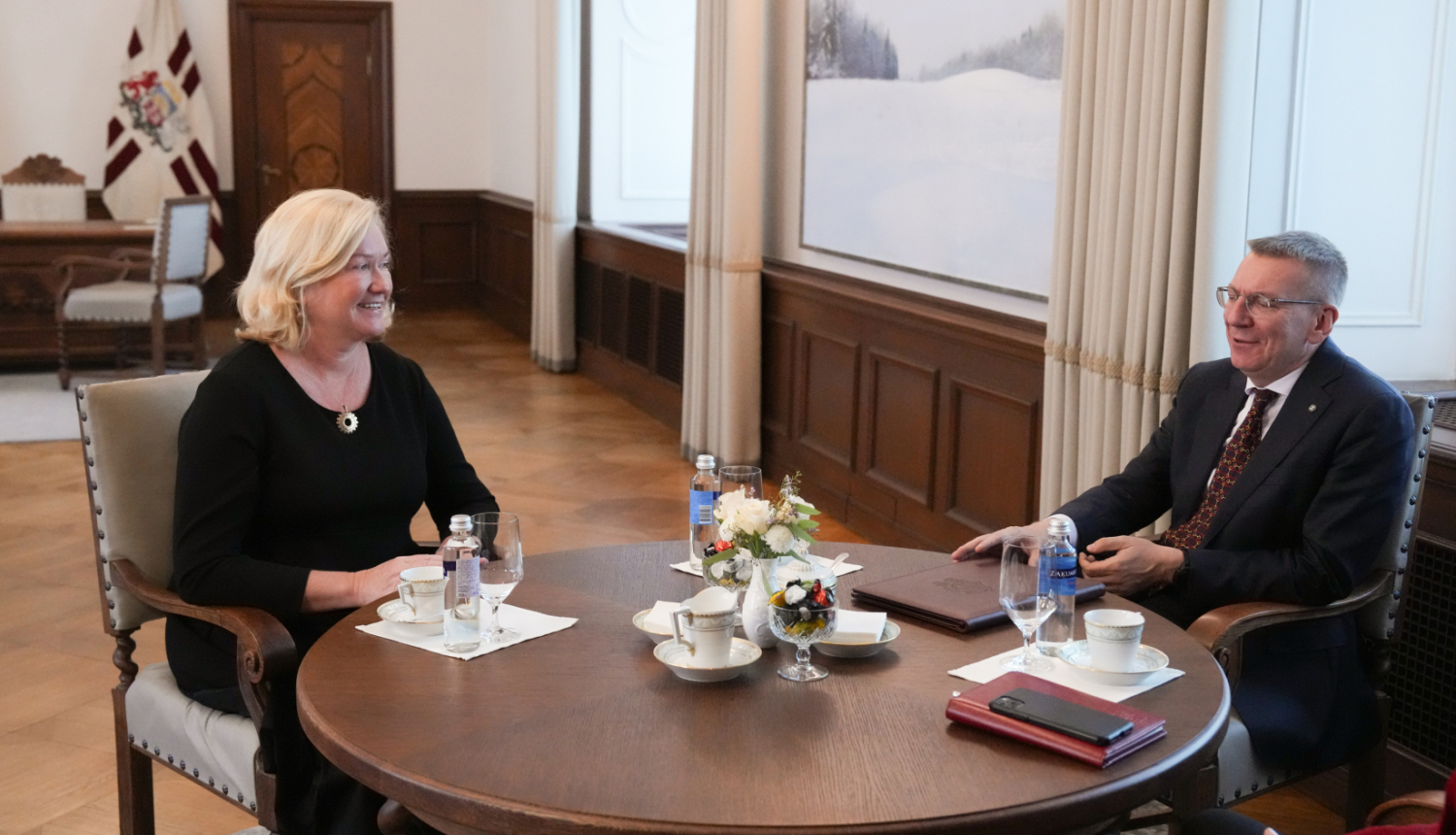 Valsts prezidents Edgars Rinkēvičs tiekas ar Saeimas frakcijas “Latvija pirmajā vietā” priekšsēdētāju Lindu Liepiņu