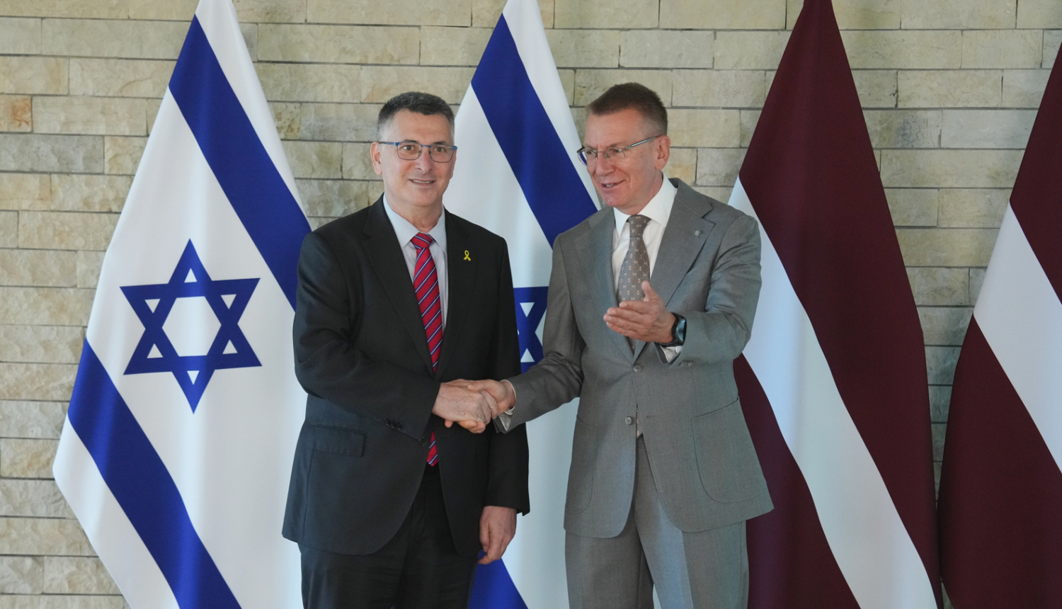 Edgars Rinkēvičs Jūrmalas rezidencē tiekas ar Izraēlas Valsts ārlietu ministru Gideonu Sāru