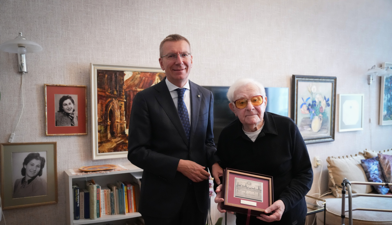 Valsts prezidents Edgars Rinkēvičs simtajā jubilejā sveic vēsturnieku Marģeru Vestermani