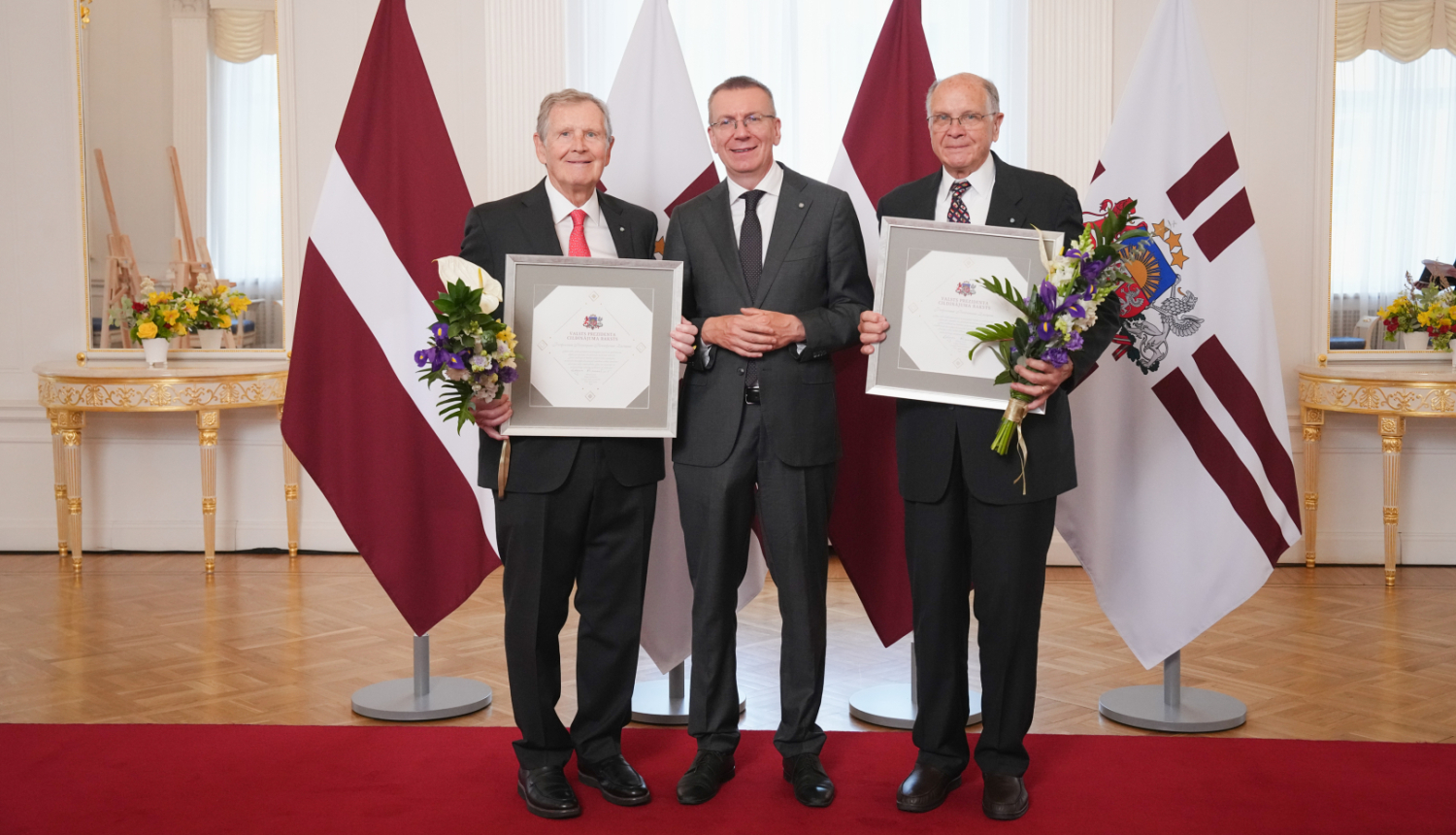 11.06.2025. Cildinājuma rakstu pasniegšana profesoram Bertramam Zariņam un profesoram Kristapam Zariņam