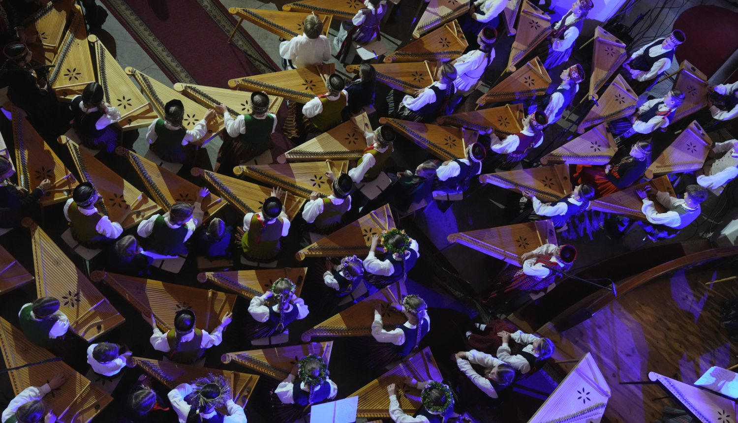 Valsts prezidents Edgars Rinkēvičs apmeklē koklētāju ansambļu koncertu “Saules krustcelēs”