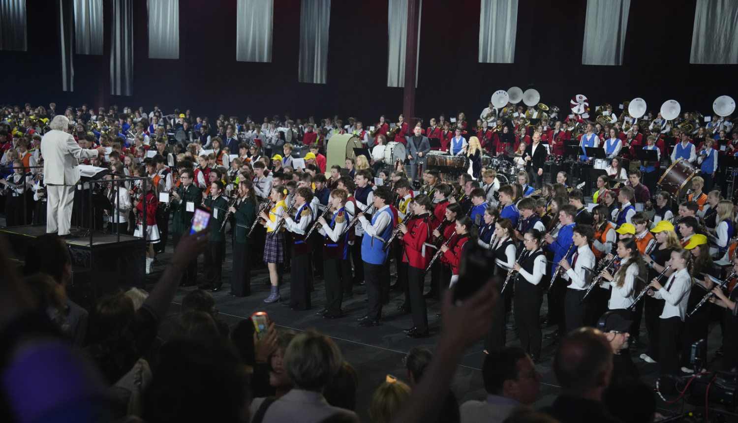 10.07.2025. Valsts prezidents Edgars Rinkēvičs apmeklē pūtēju orķestru koncertu “Tā radās skaņa” izstāžu centrā “Ķīpsala” 