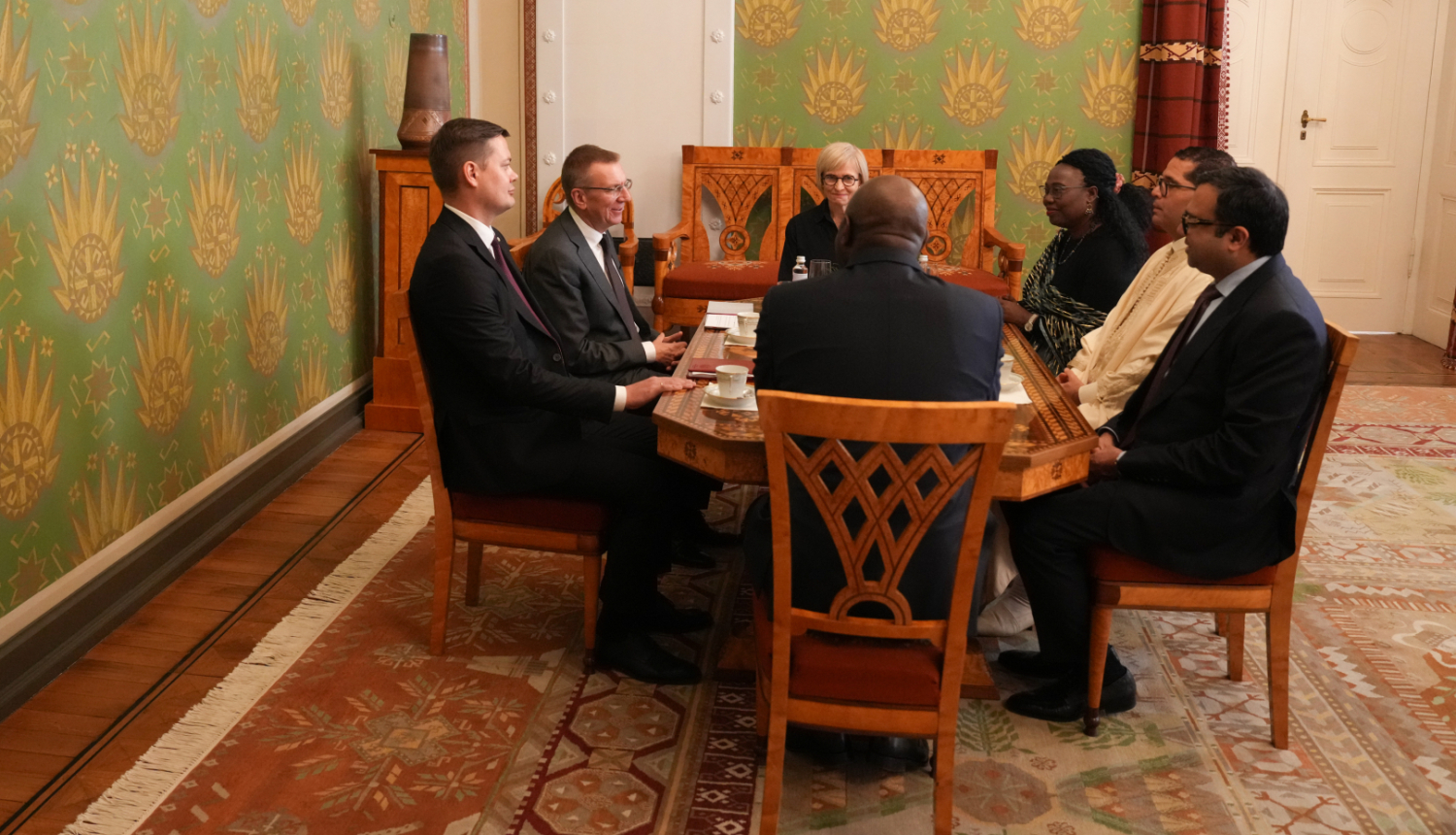 Ārkārtējo un pilnvaroto ārvalstu vēstnieku akreditācija