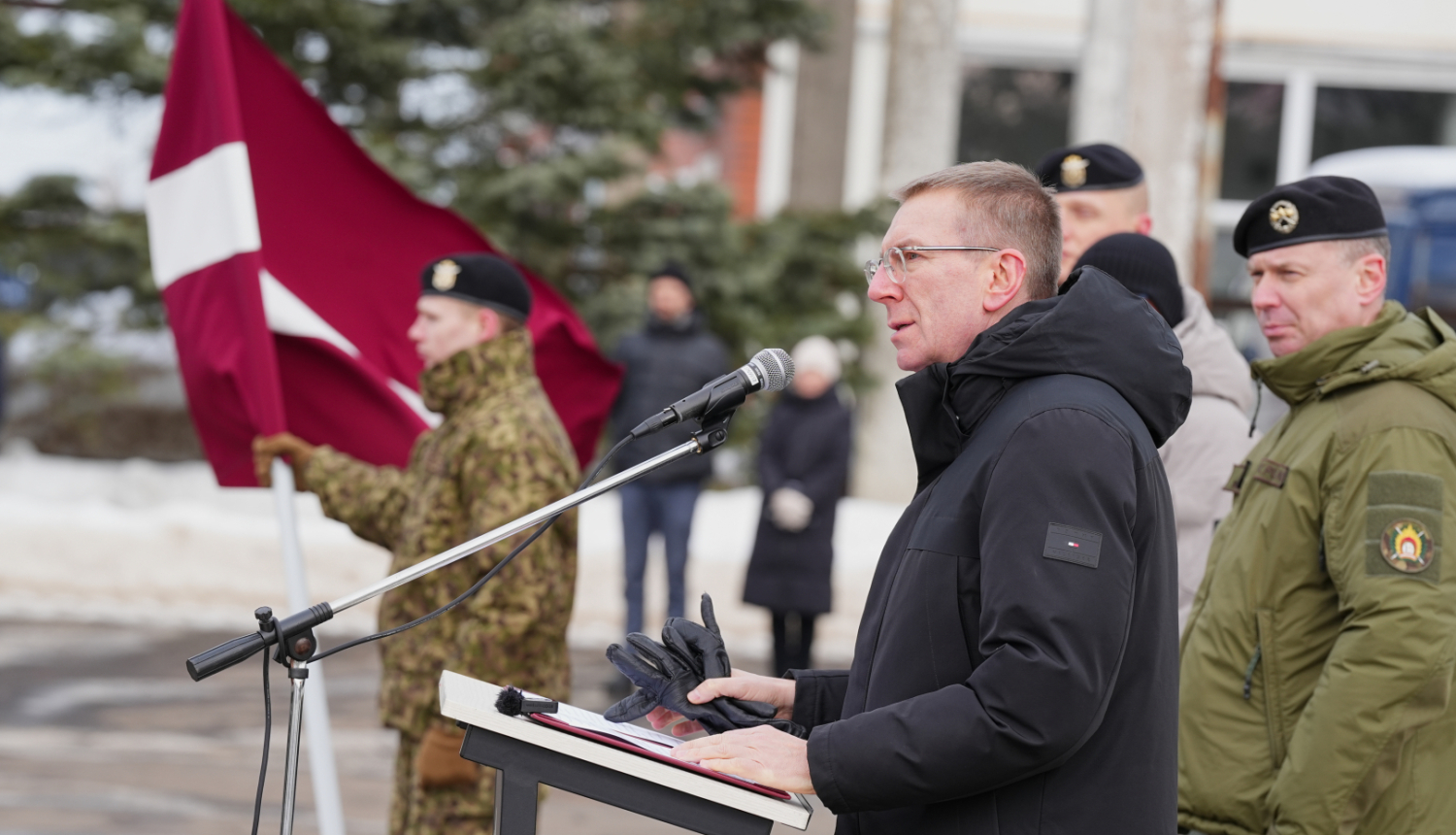 Valsts prezidenta Edgara Rinkēviča uzruna Nacionālo Bruņoto spēku Nodrošinājuma pavēlniecības Transporta remonta nodrošinājuma centra karoga iesvētīšanas ceremonijā