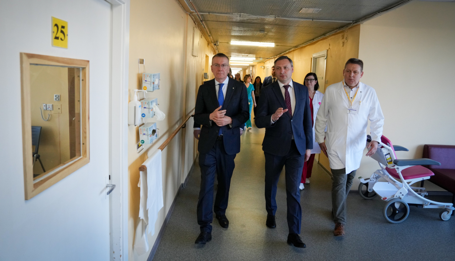 09.03.2026. Valsts prezidents Edgars Rinkēvičs apmeklē Rīgas Austrumu klīniskās universitātes slimnīcas stacionāru “Tuberkulozes un plaušu slimību centrs”