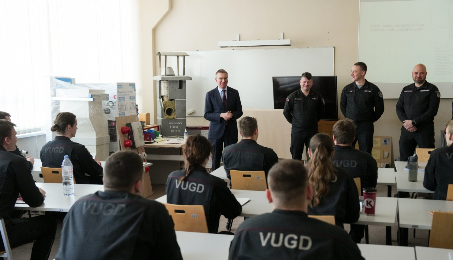 25.02.2026. Valsts prezidents Edgars Rinkēvičs apmeklē Ugunsdrošības un civilās aizsardzības koledžu un mācību poligonu