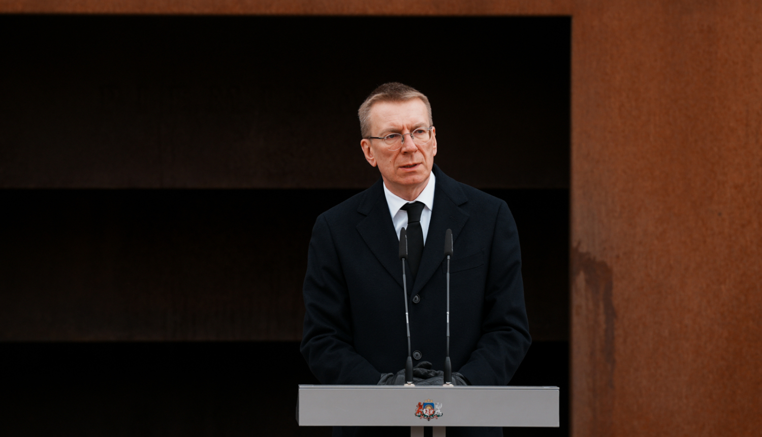 Valsts prezidenta Edgara Rinkēviča uzruna Komunistiskā genocīda upuru piemiņas dienā pie memoriāla “Vēstures taktīla” 