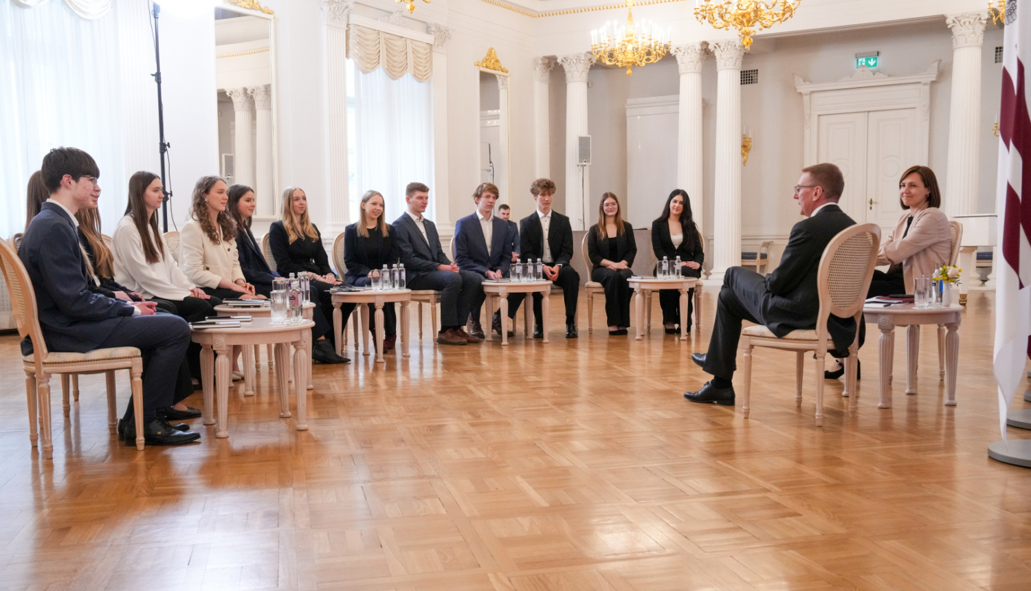 Valsts prezidents tiekas ar Rīgas Skolēnu domes pārstāvjiem