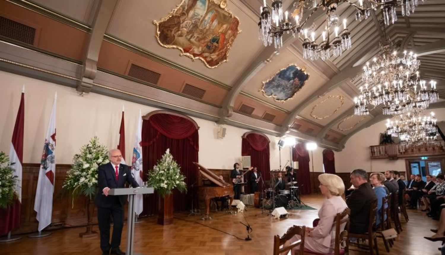 Valsts prezidents 21. augustā Rīgas pilī pasniedz augstākos Latvijas valsts apbalvojumus 67 izcilām personībām