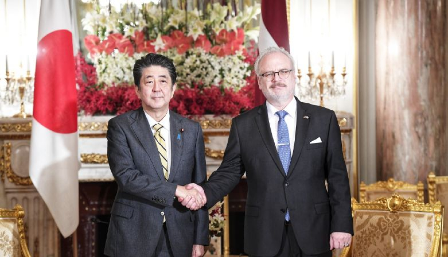 Valsts prezidents un Japānas premjerministrs pozitīvi vērtē abu valstu dialoga tālāku attīstību nākotnē