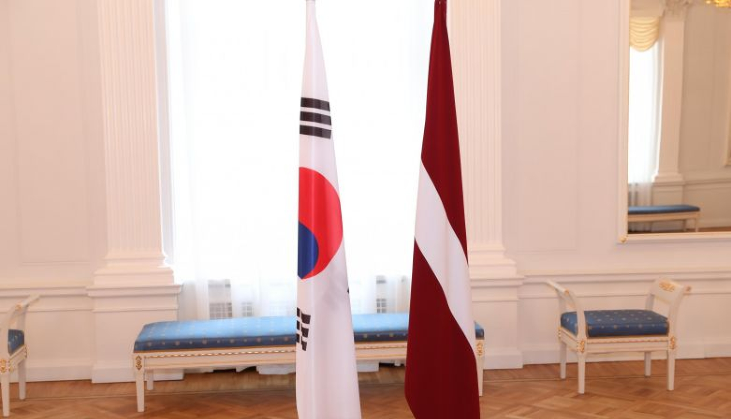 Valsts prezidents akreditē Panamas, Kambodžas un Dienvidkorejas vēstniekus