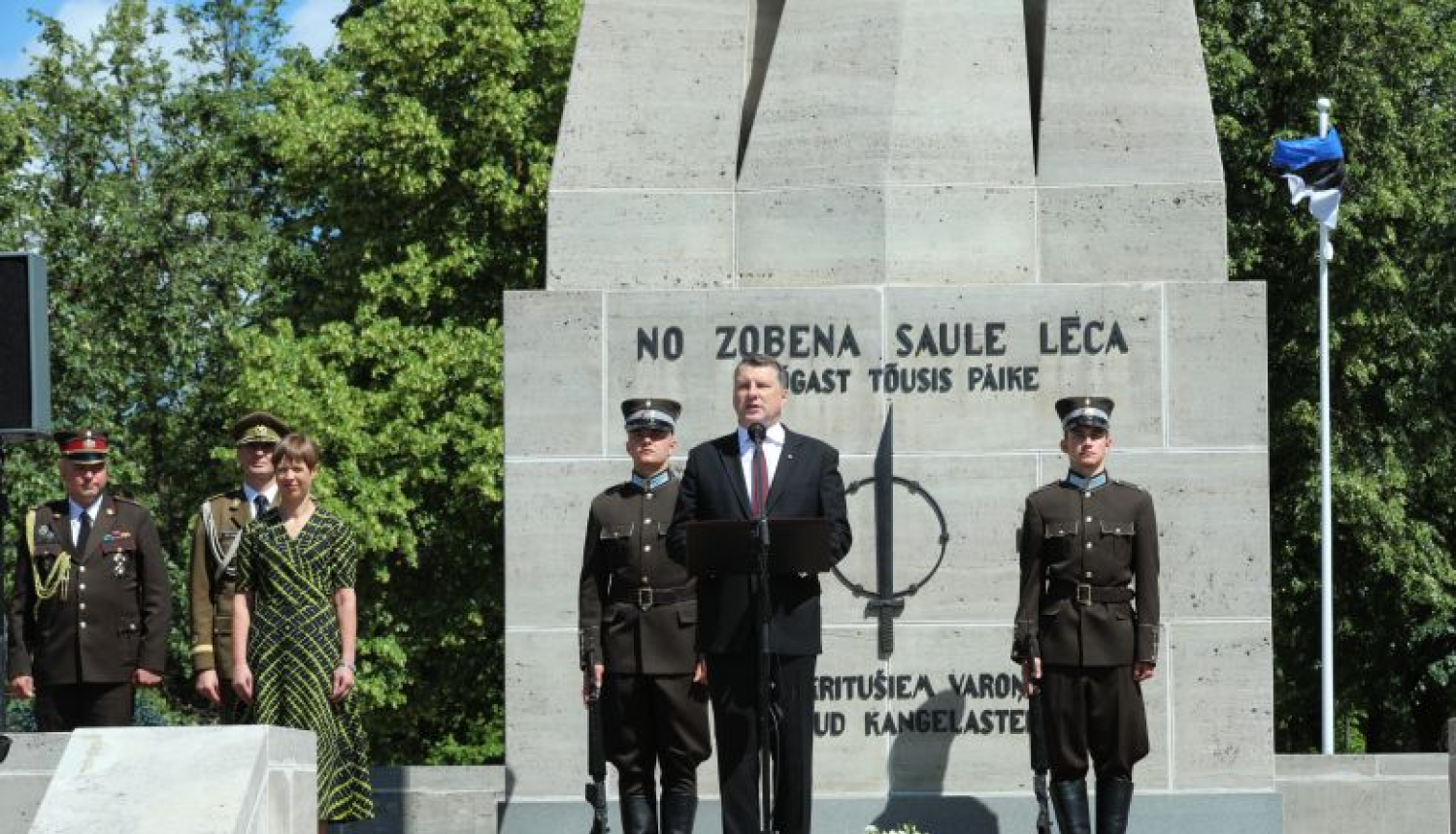 Valsts prezidenta Raimonda Vējoņa uzruna pie Uzvaras pieminekļa Cēsīs