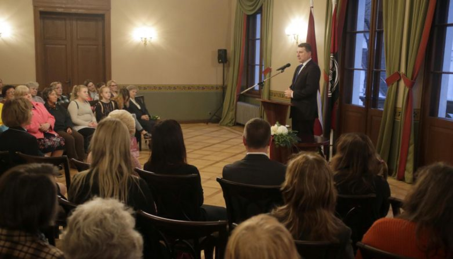 Valsts prezidents Kuldīgā: pašvaldību ieguldījums eksakto mācību priekšmetu apguvē ir ilgtermiņa investīcijas ražošanas attīstībai Latvijā