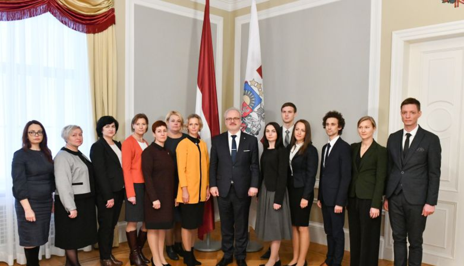 Valsts prezidents ar jaunajiem ārstiem un māsām runā, kā panākt taisnīgu, sakārtotu un caurskatāmu veselības aprūpes sistēmu