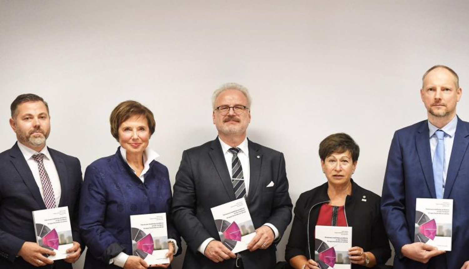 Valsts prezidenta uzruna grāmatas “Patvēruma meklētāju problēma un tās risinājumi Eiropas Savienībā un Latvijā” atvēršanas svētkos Eiropas Savienības mājā