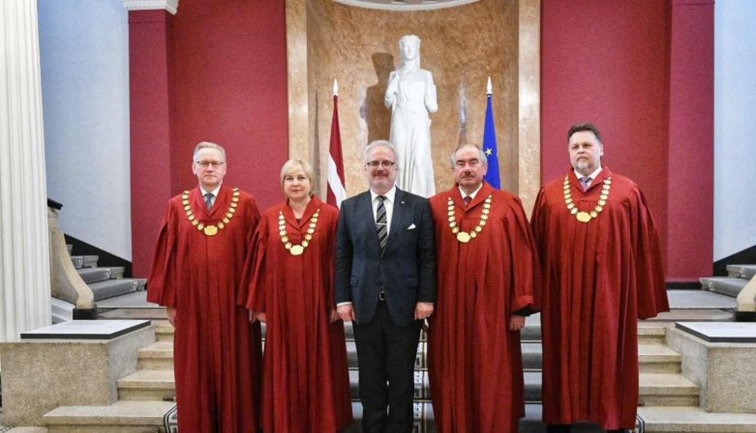 Valsts prezidents viesojas Augstākajā tiesā