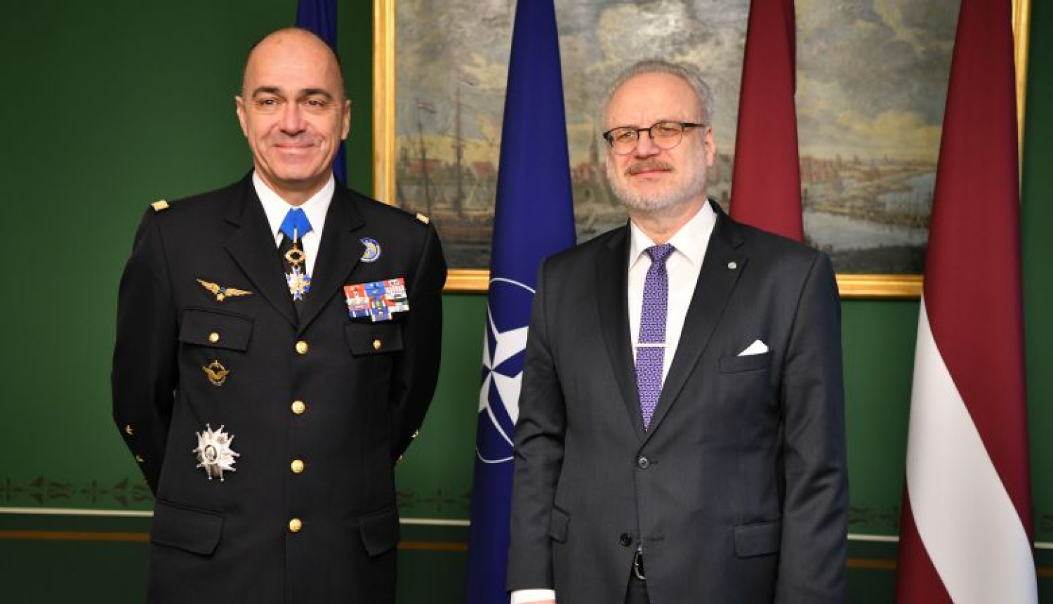 Valsts prezidents un NATO komandieris apspriežas par NATO attīstību