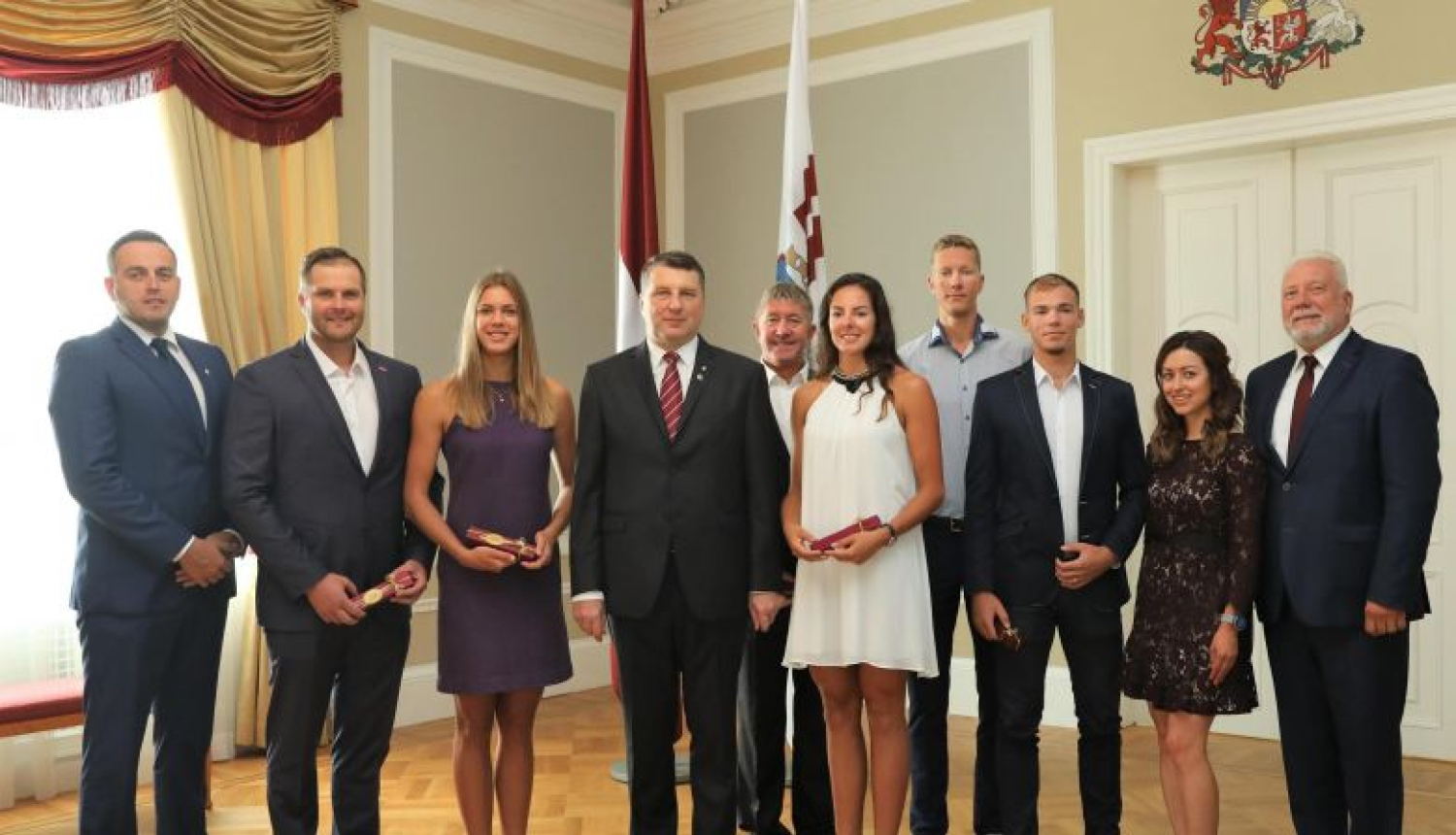 Valsts prezidents Rīgas pilī sveic Eiropas U-22 čempionāta pludmales volejbolā godalgu ieguvējus