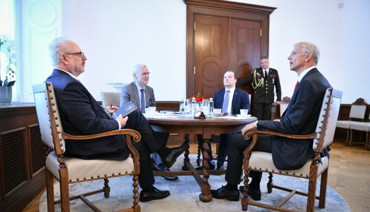 Valsts prezidenta Egila Levita un Ministru prezidenta Krišjāņa Kariņa mediju brīfings